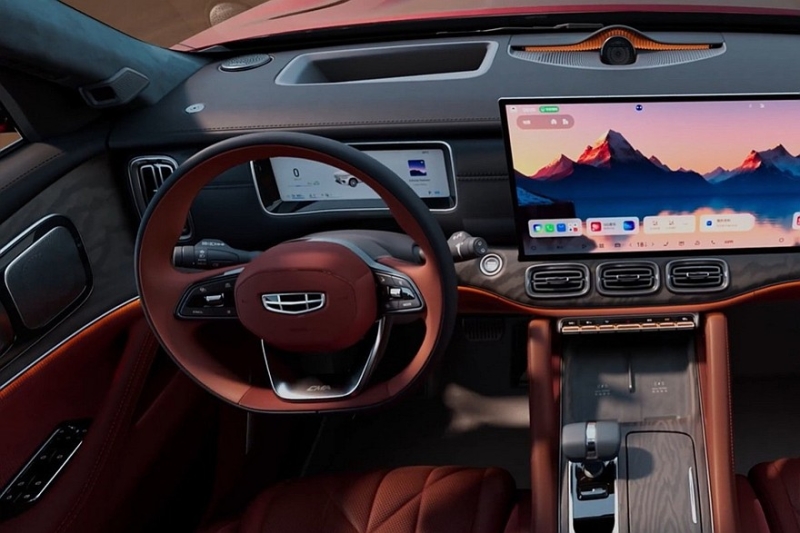 Флагманский кроссовер Geely Monjaro Plus показал свой интерьер