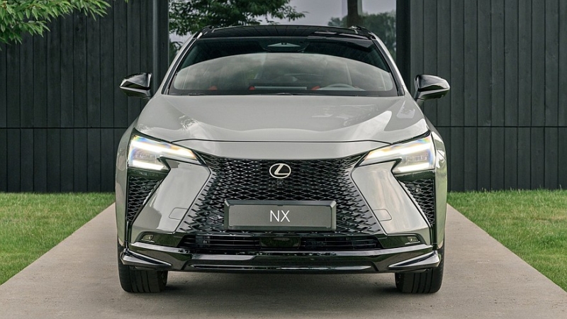 Обновлённый Lexus NX: упрощённый салон с парфюмом и настроенное на Нюрбургринге шасси