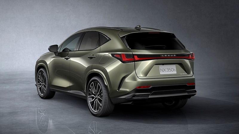 Обновлённый Lexus NX: упрощённый салон с парфюмом и настроенное на Нюрбургринге шасси