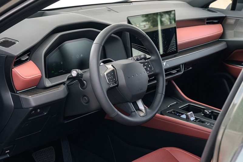 Обновлённый Lexus NX: упрощённый салон с парфюмом и настроенное на Нюрбургринге шасси