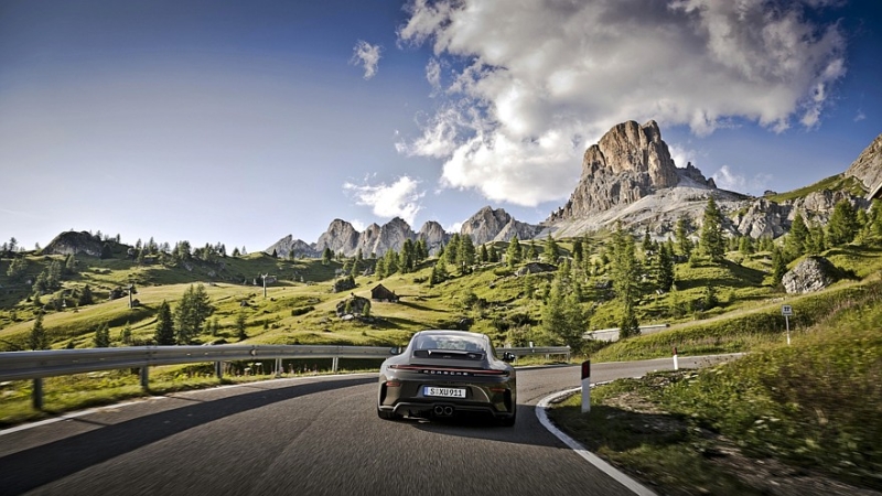 Porsche 911 GT3 Bergsport: спецверсия на «механике» для штурма альпийских серпантинов