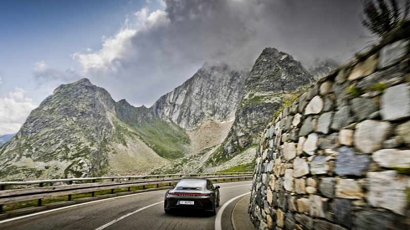Porsche 911 GT3 Bergsport: спецверсия на «механике» для штурма альпийских серпантинов